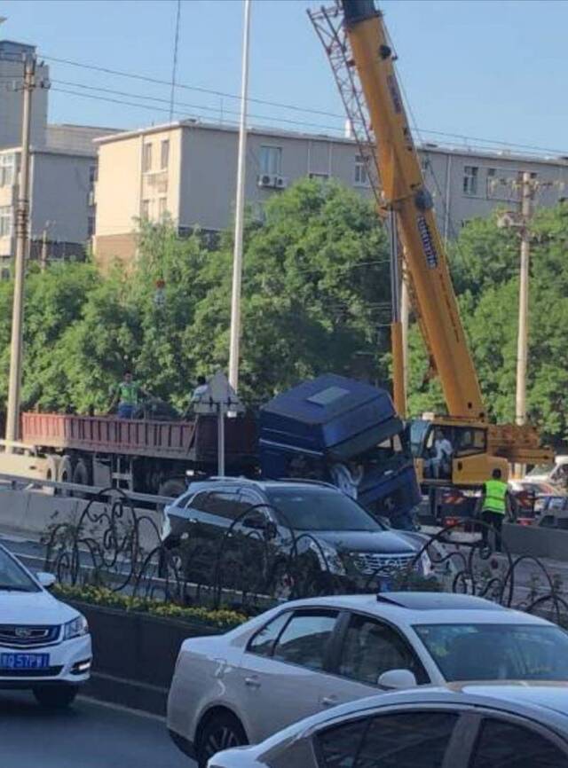 北京西三环苏州桥发生交通事故 目前道路已恢复通行