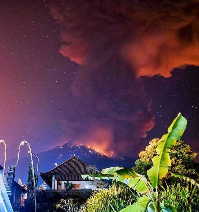印尼巴厘岛火山喷发：航班受影响 游客滞留
