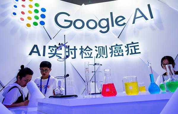 2018年9月21日，上海，2018世界人工智能大会参观日，GOOGLE AI实时检测癌症。第一财经日报-东方IC资料图