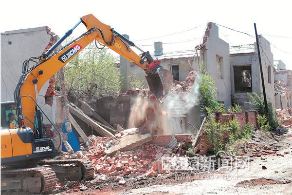 拆除违建为重点项目落地“清障”