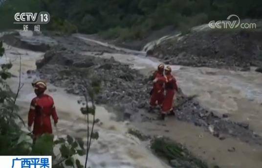 广西持续降雨引发洪水 有群众被洪水冲走遇难