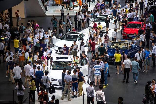 广东放宽汽车限购，用大数据治堵代替“限车”