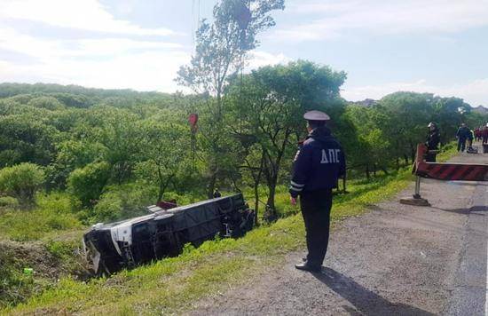 中国赴俄旅行团车祸致2死:初查系因司机身体原因