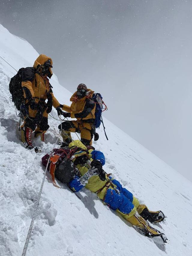 海拔8000米，亲历珠峰死亡拥堵