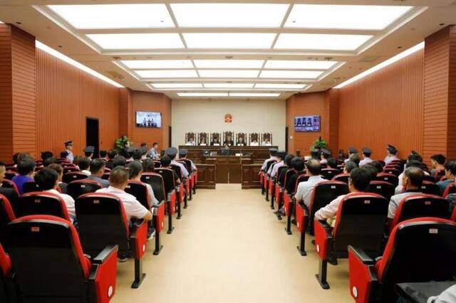 5月30日“网红舞蹈教师割喉案”在宁波中级人民法院宣判。来源：受访者供图