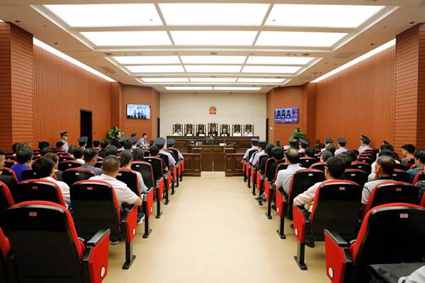 庭审现场宁波市中级人民法院微信公众号图