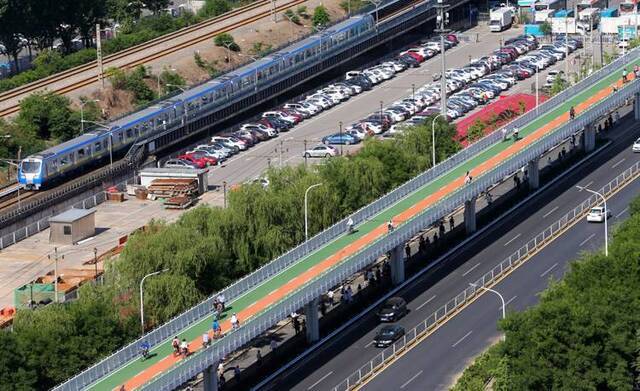 空中俯瞰北京首条自行车专用路组图