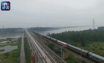 昌赣高铁全线铺轨贯通 设计时速350公里