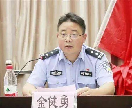 警察父亲沉睡257天后过世 儿子高考志愿报考警校