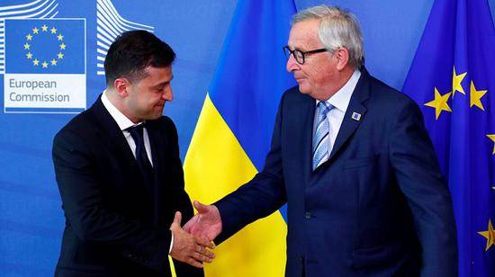 乌克兰总统泽连斯基和欧盟委员会主席让·容克（图源：今日俄罗斯）