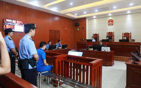 海南省海口市美兰区法院对“两男子相约自杀”案进行宣判。美兰区法院供图