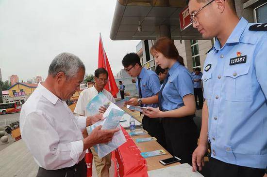 市检四分院联合铁检北京院开展扫黑除恶专项斗争及防盗法治宣传活动