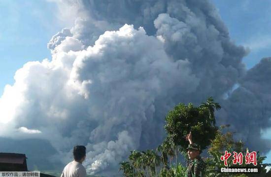 印尼官员警告：锡纳朋火山可能将再次喷发