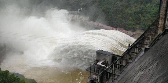 广东河源暴雨致8人死亡3人受伤 强降水仍将持续