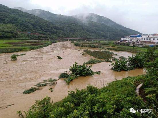 南方多地现今年最强降雨过程 死亡人数升至49人