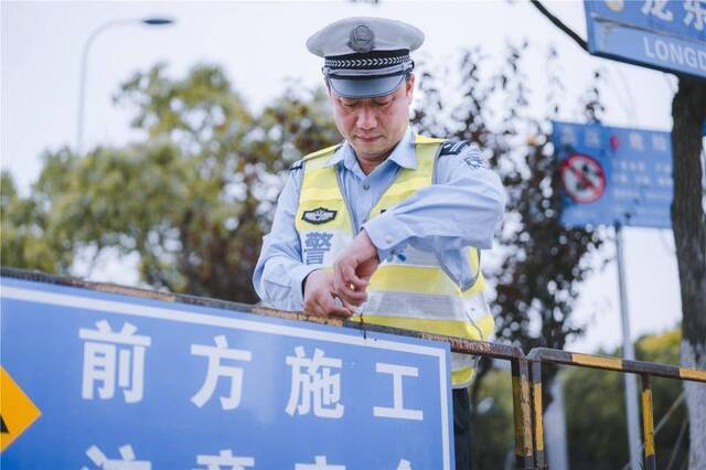 非机动车、行人“路难行”？警方推出交通隐患排查APP，在线报修快速优化