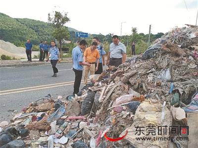 校园旁惊现近百吨垃圾 原来是跨市拉过来倒的