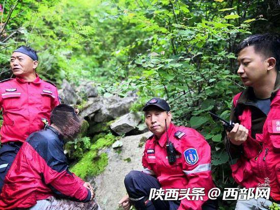 被救下山后，王某立刻被送往西安交通大学第一附属医院。