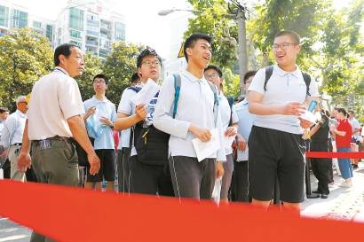 全市约7.2万名考生昨起参加中考 语文作文题亲切之中有深意