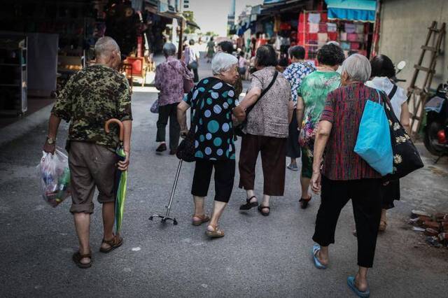 桂剧晚歌：带着“生死状”演出的剧团