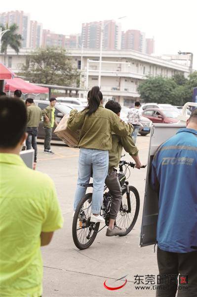 生活莞  拍客 流水线下的休闲时光