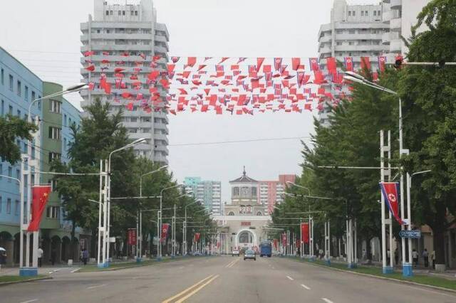 朝鲜党报发社论欢迎习近平访朝 平壤这样迎接