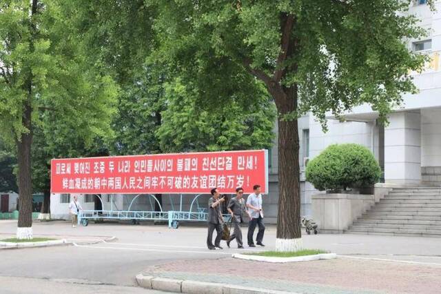 朝鲜党报发社论欢迎习近平访朝 平壤这样迎接