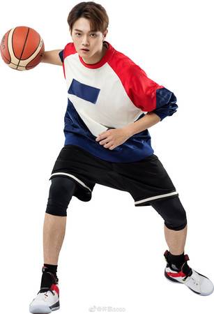 许凯很喜欢打篮球