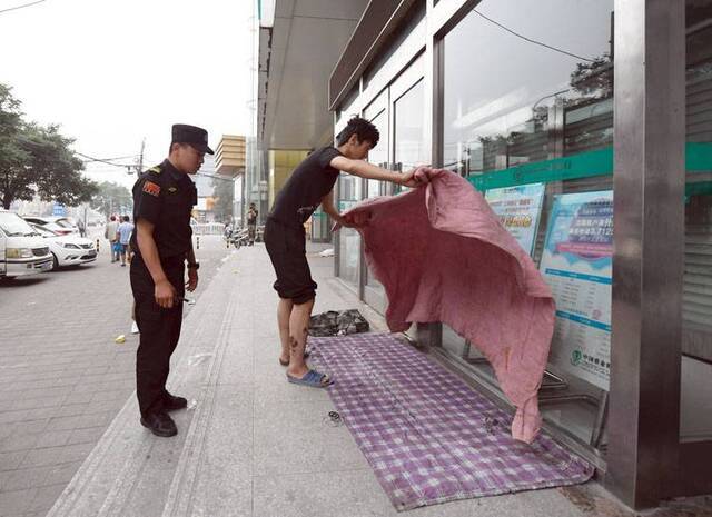 联合整治马驹桥非法劳务市场组图