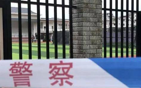 媒体评操场埋尸案:谁让邓世平和真相沉睡了16年?