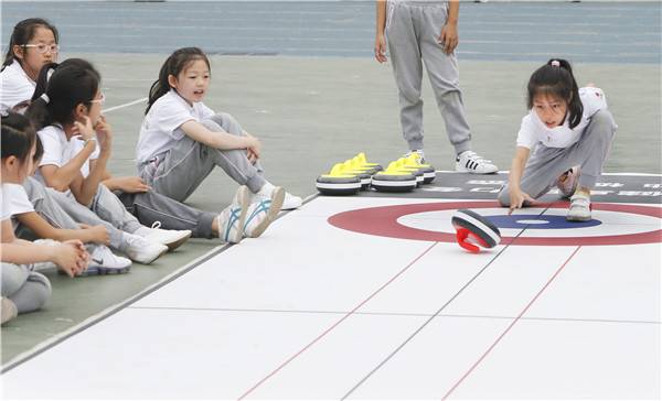 2019年北京市中小学生奥林匹克教育及冰雪进校园系列活动启动仪式成功举行