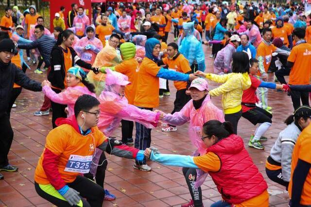 2015年“不忘初心”城市乐跑精彩瞬间（多图）