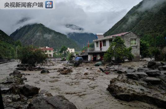 四川金川县曾达乡突发洪涝泥石流 紧急疏散550人