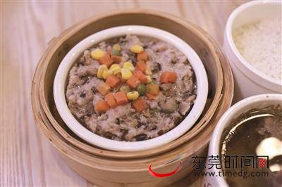 好食光｜这碗粉有“骨气”：老餐饮用大筒骨米粉开辟新天地