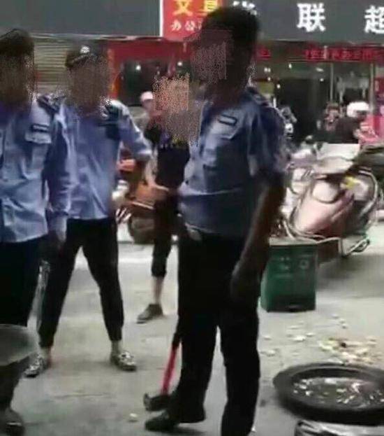 浙江台州“城管”砸锅续：有1人因行为过激被解聘