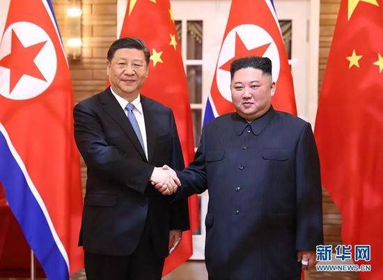  6月20日，习近平在平壤锦绣山迎宾馆同金正恩会谈