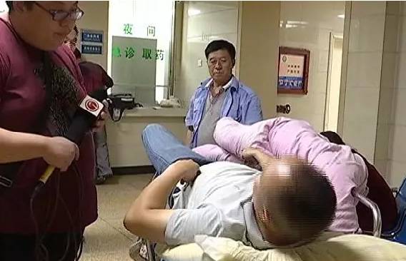 男子被大狗撞翻致右腿骨折 协商未果狗主人离开