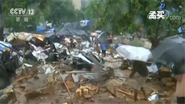 机场关闭学校停课！印度西部强降雨多处坍塌事故致37人死亡