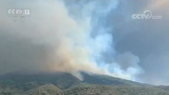 意大利斯特龙博利火山喷发