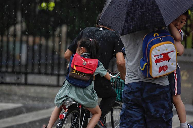 ​京城“退烧”雷阵雨傍晚来袭组图