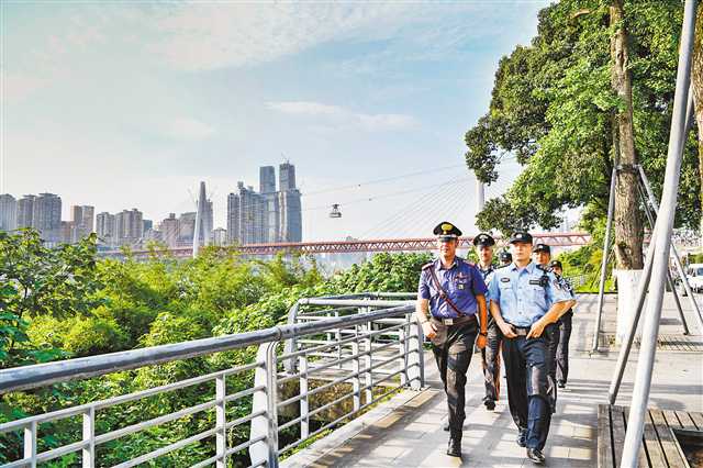 意大利警员盛赞重庆是座绝妙的城市