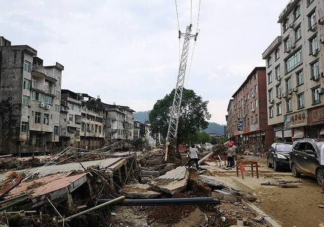 福建洪灾：仁寿镇缺饮用水今日仍雷电黄色预警组图