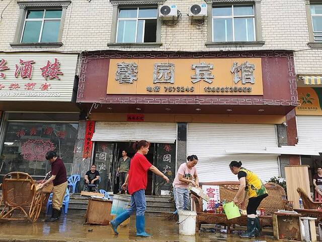 福建洪灾：仁寿镇缺饮用水今日仍雷电黄色预警组图