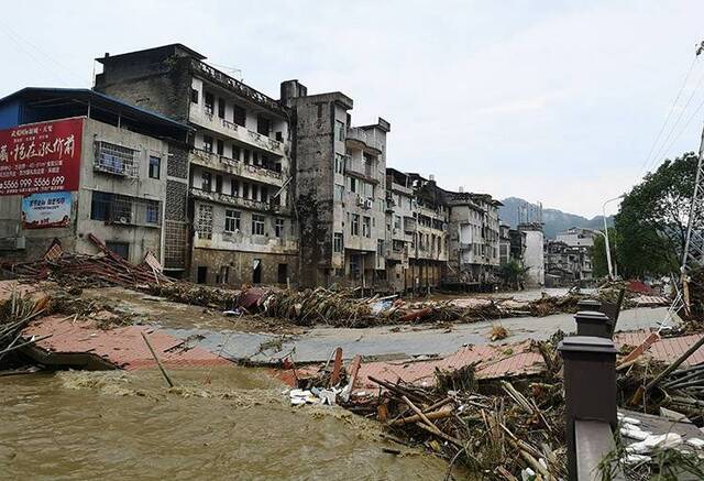 福建洪灾：仁寿镇缺饮用水今日仍雷电黄色预警组图