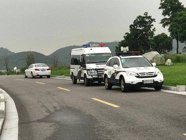 带走杭州女童的租客疑在宁波自杀 警方正现场调查