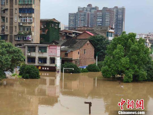 强降雨导致邵阳市遭受洪涝灾害。王昊昊摄