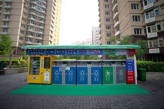 北京德胜街道推出“人脸识别”垃圾桶垃圾可换鸡蛋