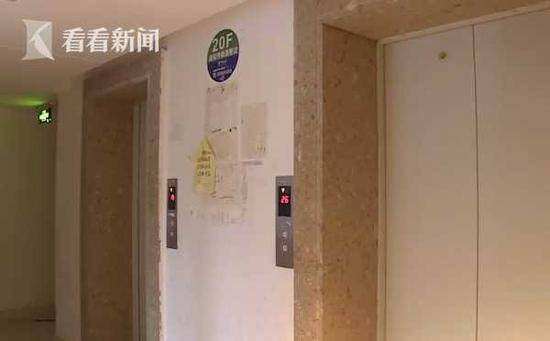 男子电梯内强抱女邻居 事后“装傻”:不记得了