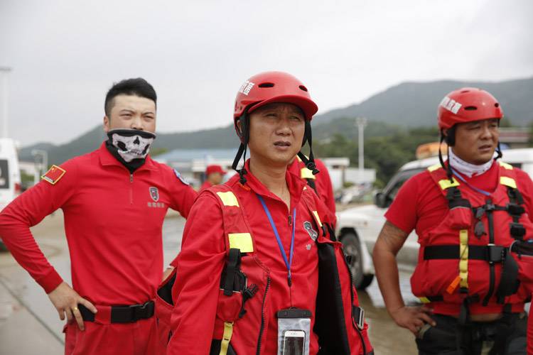 沿海岸线和大小岛礁搜寻杭州失联女孩  组图