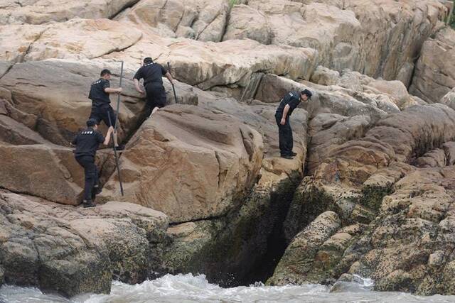 沿海岸线和大小岛礁搜寻杭州失联女孩  组图